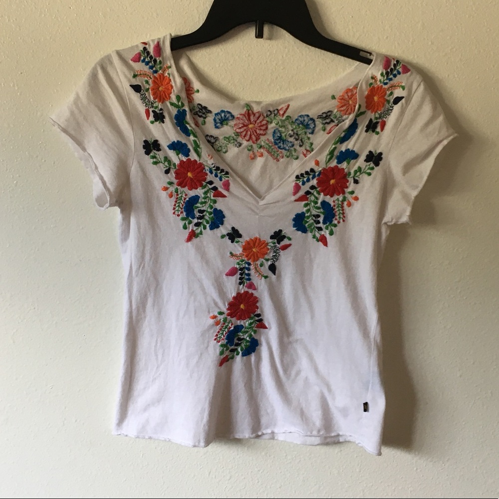 🌸Flower embroidered shirt